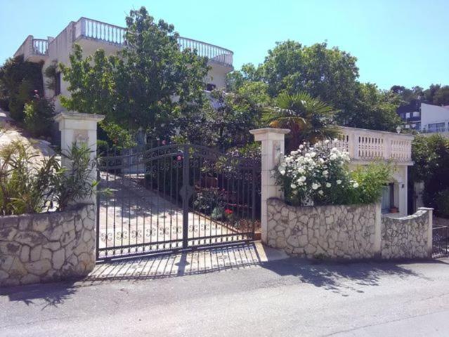 Villa Caroline Traù Esterno foto